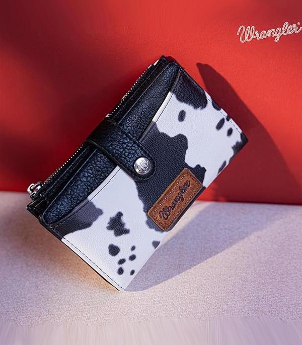 New Arrival :: Wholesale Wrangler Cow Print Bi-Fold Wallet