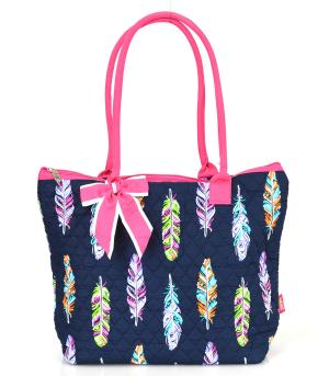 TRAVEL :: Feather Quilted Tote