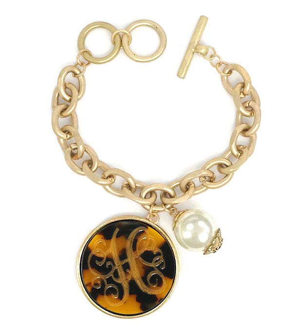 <font color=black>SALE ITEMS</font> :: JEWELRY :: Bracelets :: Tortoise Initial Charm Bracelet