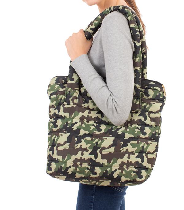 <font color=black>SALE ITEMS</font> :: HANDBAGS | TRAVEL :: Wholesale Camo Print Padded Tote Bag