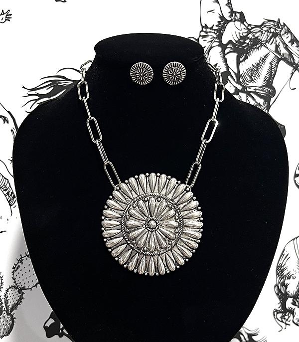 New Arrival :: Wholesale Western Silver Concho Necklace Set