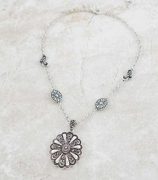 New Arrival :: Wholesale Filigree Concho Pendant Necklace