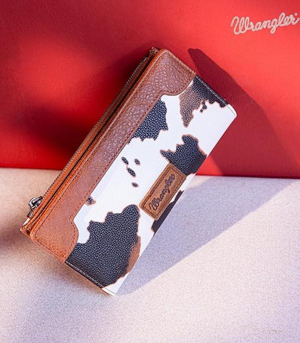 MONTANAWEST BAGS :: WALLETS I SMALL ACCESSORIES :: Wholesale Wrangler Cow Print Bi-Fold Wallet