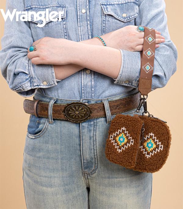 New Arrival :: Wholesale Wrangler Sherpa Aztec Dual Wristlet